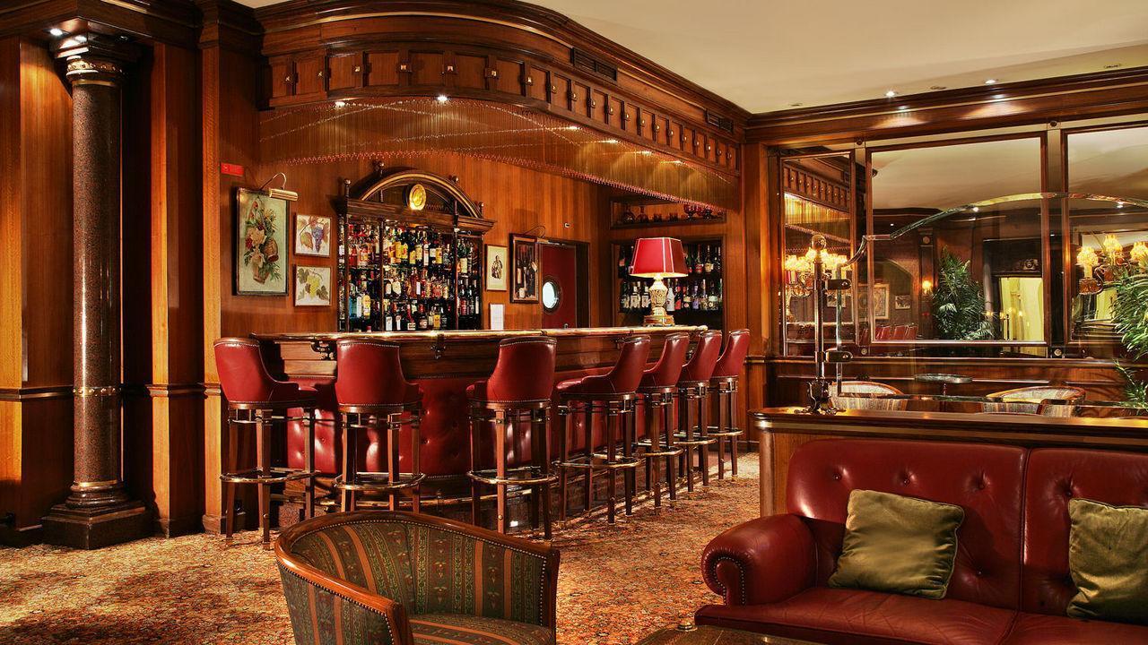 Hotel Avenida Palace Lisboa Eksteriør bilde The bar at the St. George Hotel