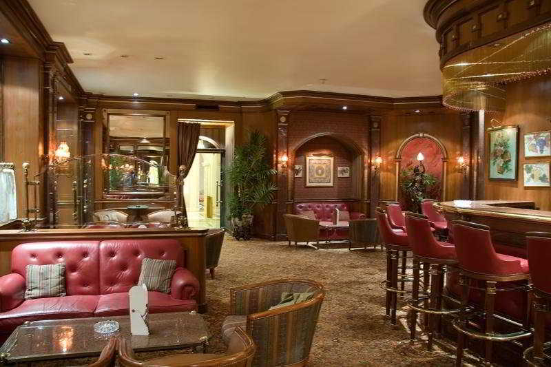 Hotel Avenida Palace Lisboa Eksteriør bilde The bar at the St. Francis