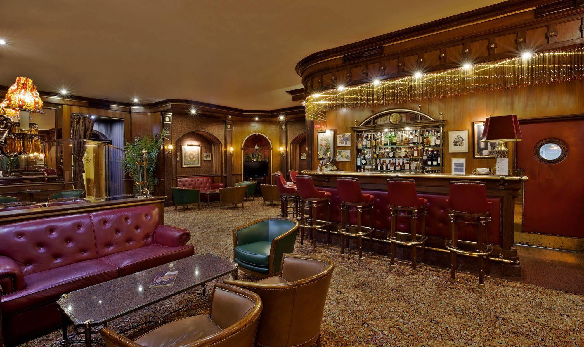 Hotel Avenida Palace Lisboa Eksteriør bilde The bar at the Savoy